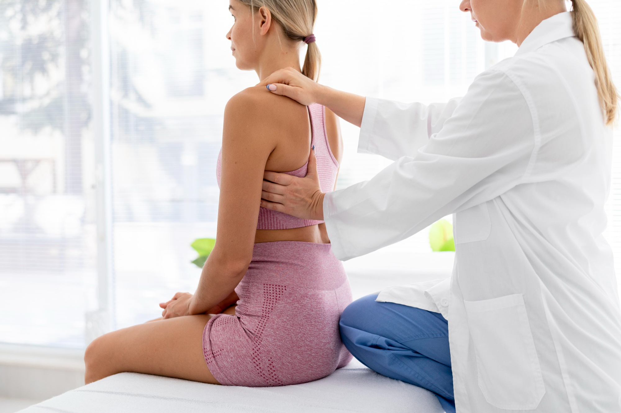 young-woman-sportswear-practicing-exercise-physiotherapy-session